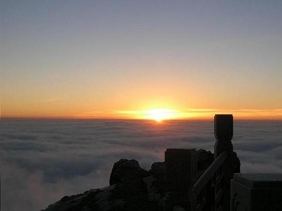 峨眉山看日出攻略_在峨眉山怎样能看到日出-峨