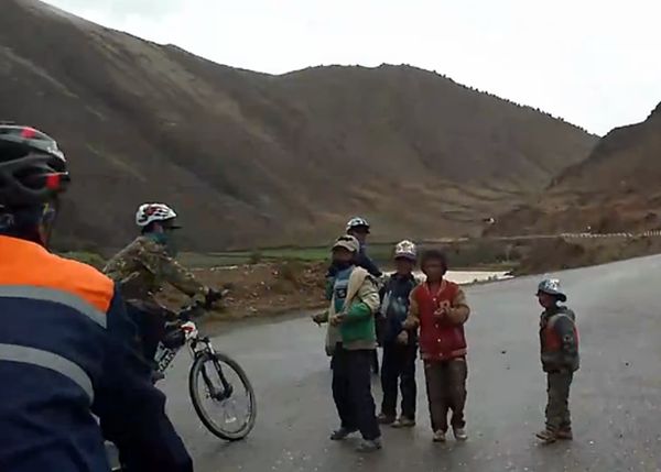 川藏线抢劫怎么办