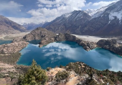 三色湖与祥格拉冰川