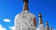 草原八塔